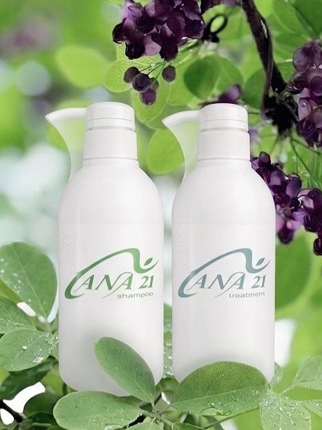 マジフィックスでは当店オリジナルのシャンプー＆トリートメント「CANA21」を使用しています